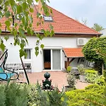 Full 2bdr Garden House Near To Downtown Metro Free Parking Konukevi