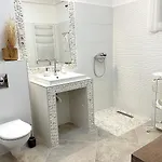 Konukevi Full 2bdr Garden House Near To Downtown Metro Free Parking 4*