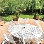 Konukevi Full 2bdr Garden House Near To Downtown Metro Free Parking Budapeşte