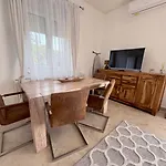 Full 2bdr Garden House Near To Downtown Metro Free Parking Konukevi 4*