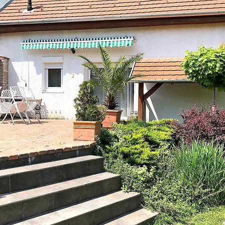 Full 2bdr Garden House Near To Downtown Metro Free Parking Budapeşte