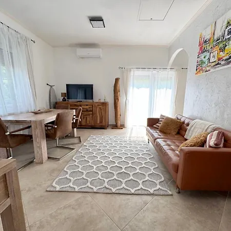 Konukevi Full 2bdr Garden House Near To Downtown Metro Free Parking 4*