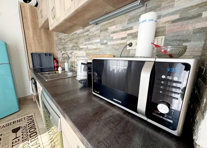 Full 2bdr Garden House Near To Downtown Metro Free Parking 게스트하우스