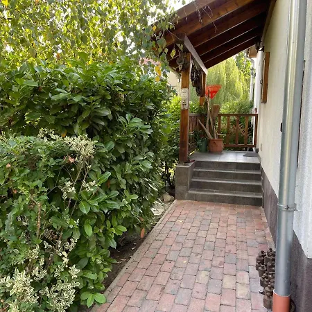 Full 2bdr Garden House Near To Downtown Metro Free Parking Casa de hóspedes