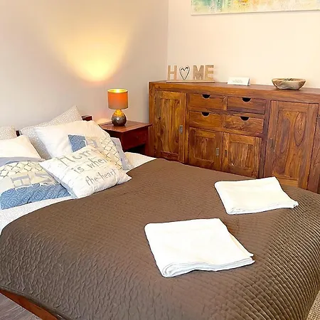 Full 2bdr Garden House Near To Downtown Metro Free Parking Casa de hóspedes