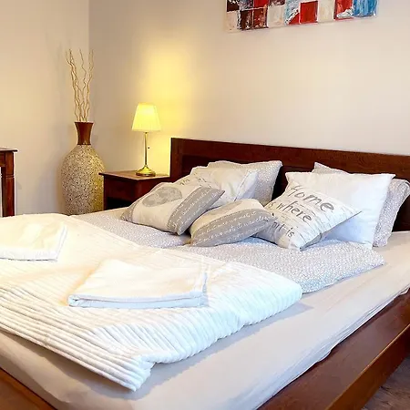 Casa de hóspedes Full 2bdr Garden House Near To Downtown Metro Free Parking *