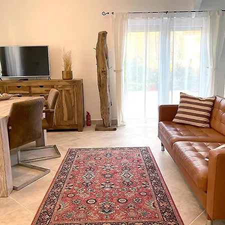 Casa de hóspedes Full 2bdr Garden House Near To Downtown Metro Free Parking *