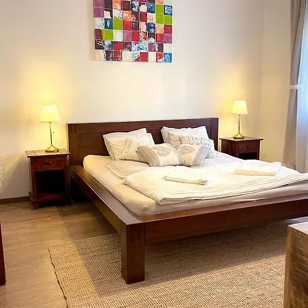 Full 2bdr Garden House Near To Downtown Metro Free Parking *