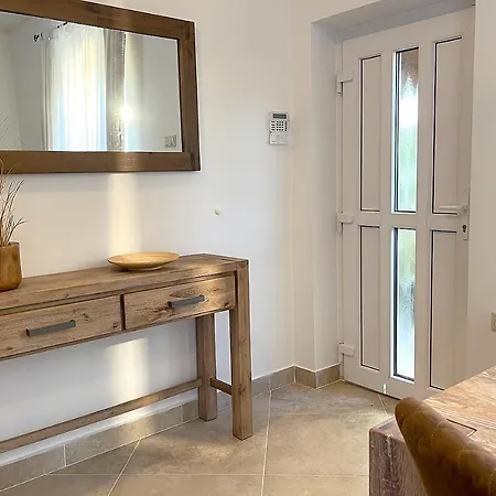 Full 2bdr Garden House Near To Downtown Metro Free Parking