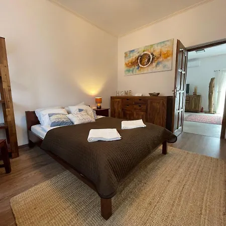 Full 2bdr Garden House Near To Downtown Metro Free Parking Casa de hóspedes