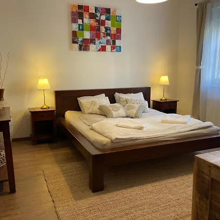 Full 2bdr Garden House Near To Downtown Metro Free Parking
