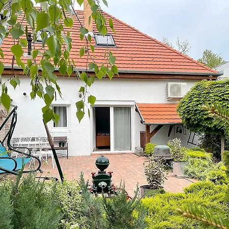 Full 2bdr Garden House Near To Downtown Metro Free Parking בית הארחה