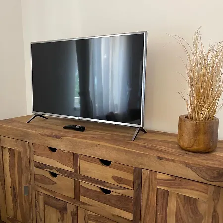 Full 2bdr Garden House Near To Downtown Metro Free Parking בית הארחה