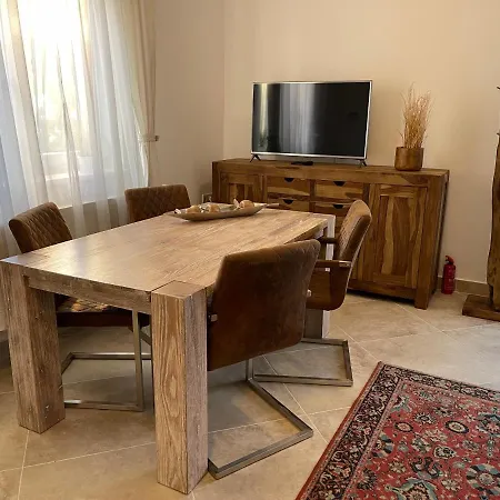 Full 2bdr Garden House Near To Downtown Metro Free Parking Casa de hóspedes *
