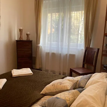 Casa de hóspedes Full 2bdr Garden House Near To Downtown Metro Free Parking *