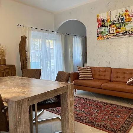 Full 2bdr Garden House Near To Downtown Metro Free Parking * Budapeste