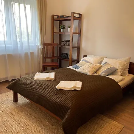 Casa de hóspedes Full 2bdr Garden House Near To Downtown Metro Free Parking *