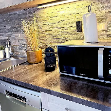 Full 2bdr Garden House Near To Downtown Metro Free Parking