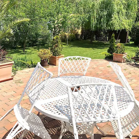 Casa de hóspedes Full 2bdr Garden House Near To Downtown Metro Free Parking Budapeste