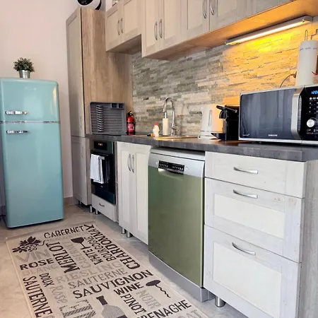 Full 2bdr Garden House Near To Downtown Metro Free Parking בית הארחה