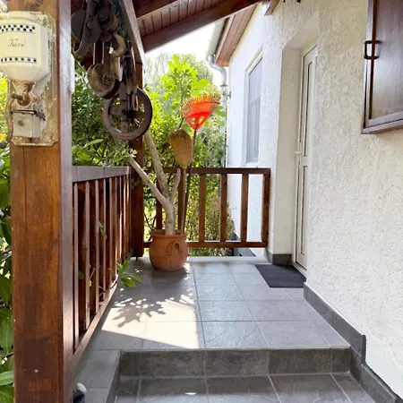 בית הארחה Full 2bdr Garden House Near To Downtown Metro Free Parking