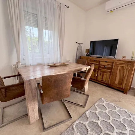 Full 2bdr Garden House Near To Downtown Metro Free Parking בית הארחה 4*