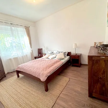 בית הארחה Full 2bdr Garden House Near To Downtown Metro Free Parking 4*