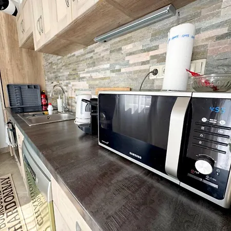 Full 2bdr Garden House Near To Downtown Metro Free Parking בית הארחה