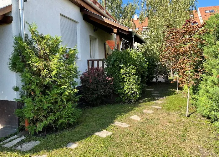 Full 2bdr Garden House Near To Downtown Metro Free Parking