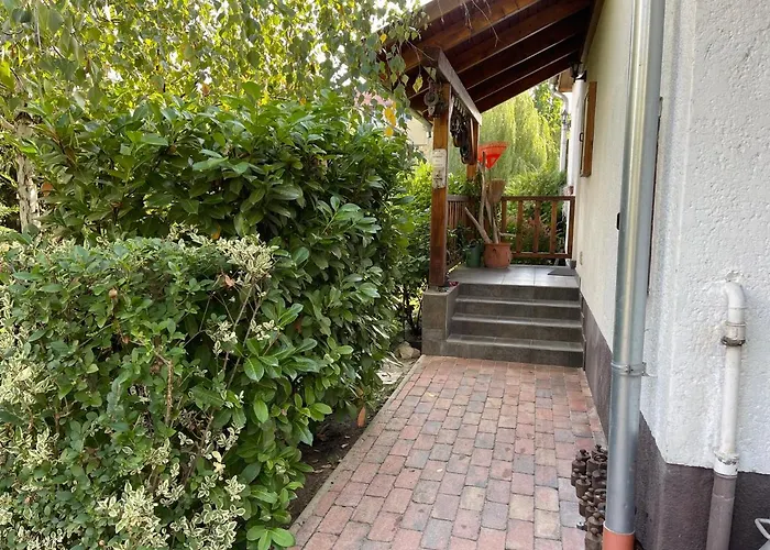 Full 2bdr Garden House Near To Downtown Metro Free Parking Maison d'hôtes