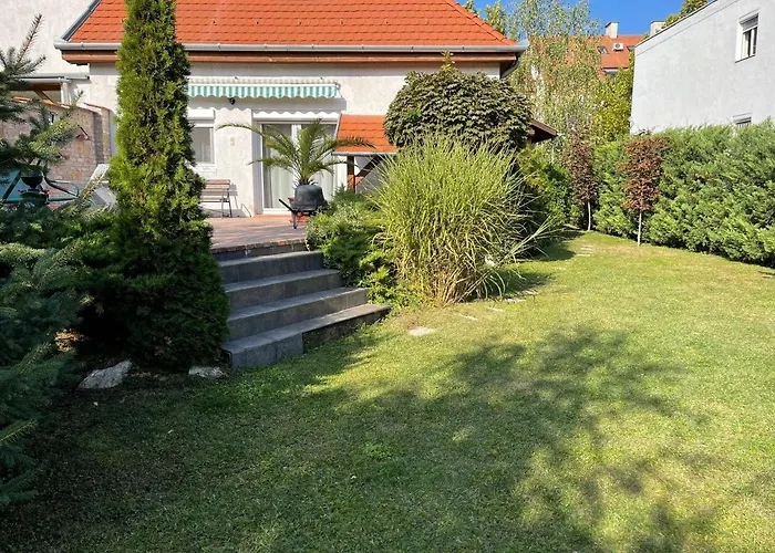 Full 2bdr Garden House Near To Downtown Metro Free Parking 4*