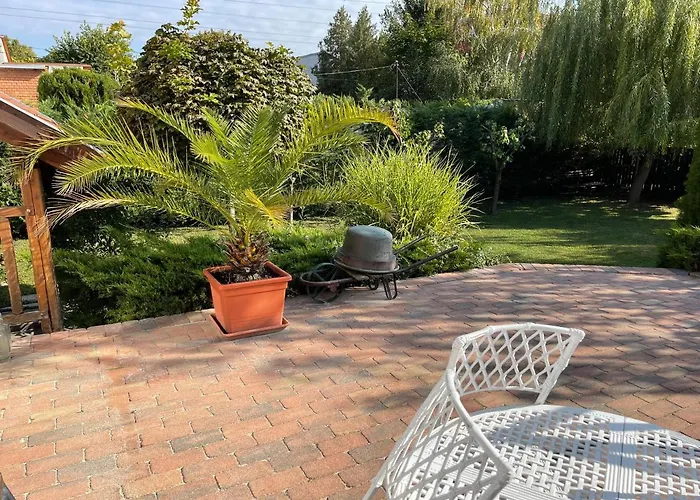 Full 2bdr Garden House Near To Downtown Metro Free Parking Maison d'hôtes Budapest