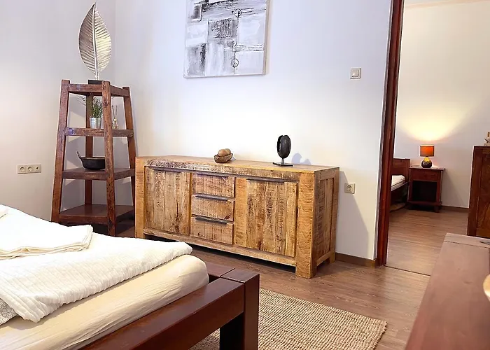 Full 2bdr Garden House Near To Downtown Metro Free Parking Maison d'hôtes