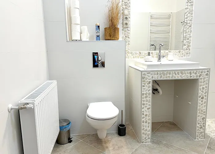 Full 2bdr Garden House Near To Downtown Metro Free Parking 4*