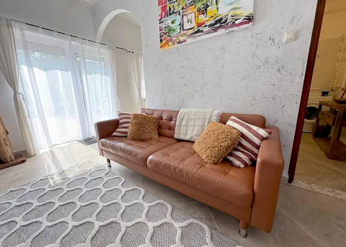 Full 2bdr Garden House Near To Downtown Metro Free Parking Maison d'hôtes