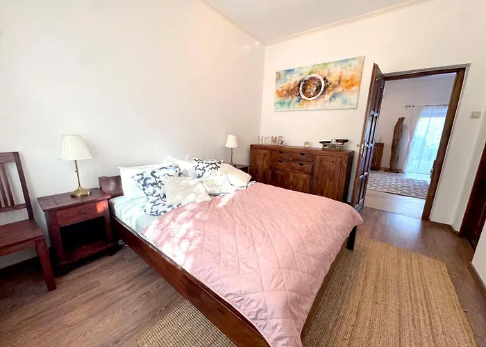 Pensión Full 2bdr Garden House Near To Downtown Metro Free Parking