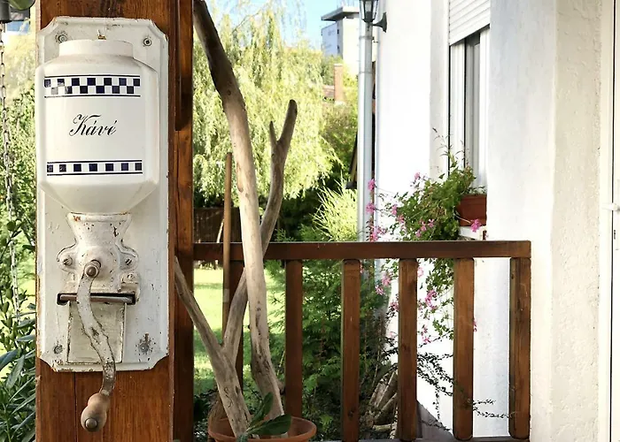Full 2bdr Garden House Near To Downtown Metro Free Parking Maison d'hôtes Budapest