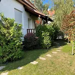 Full 2bdr Garden House Near To Downtown Metro Free Parking
