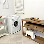 Full 2bdr Garden House Near To Downtown Metro Free Parking 4*