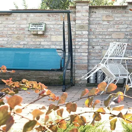 بيت ضيافة Full 2bdr Garden House Near To Downtown Metro Free Parking
